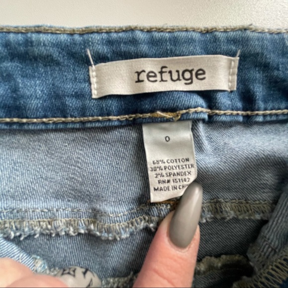 Jeans - Picture 3 of 4